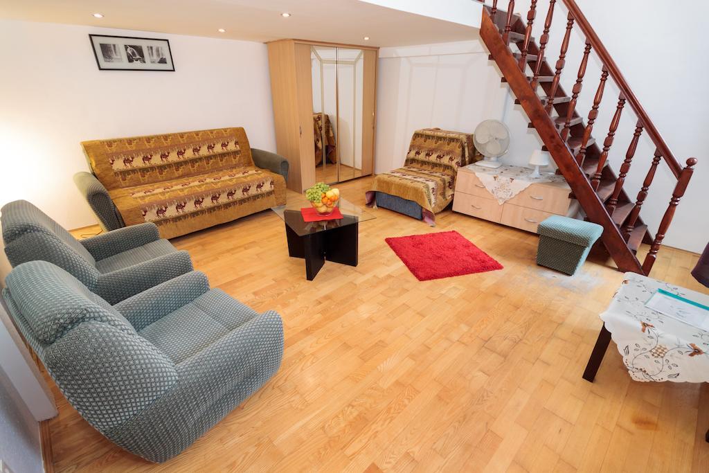 Like Home - Opera Apartments Budapest Esterno foto