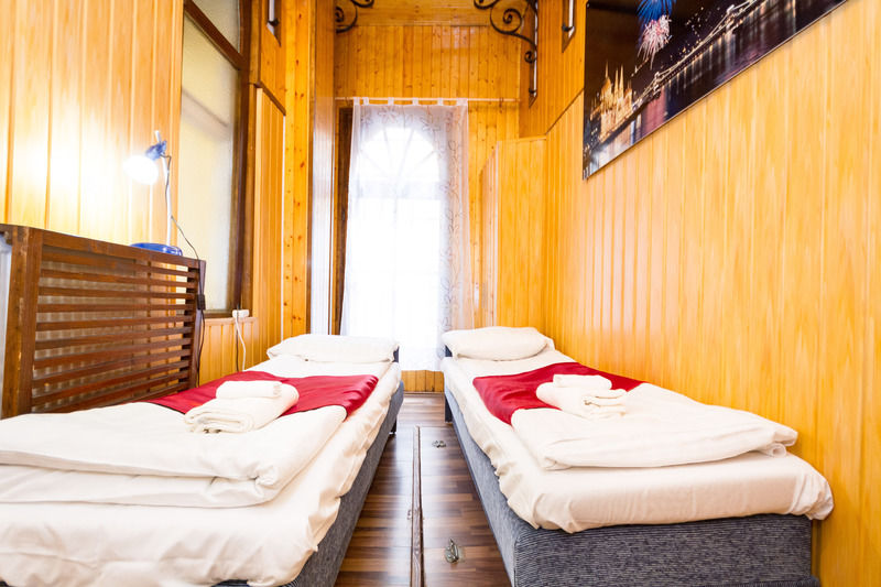 Like Home - Opera Apartments Budapest Esterno foto