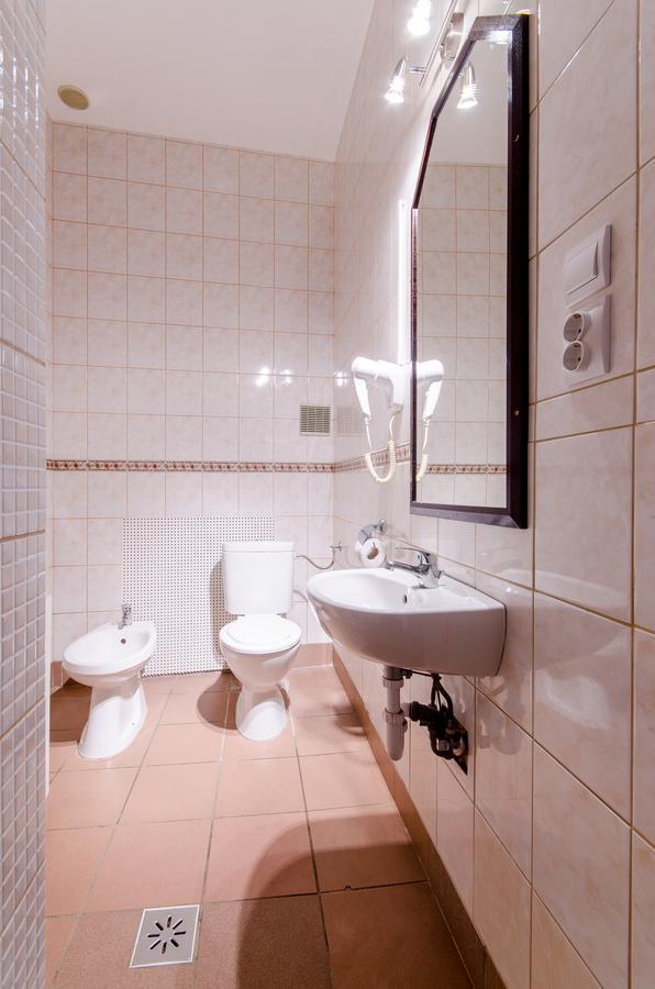 Like Home - Opera Apartments Budapest Esterno foto