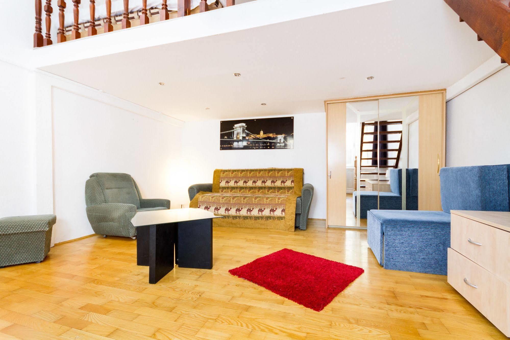 Like Home - Opera Apartments Budapest Esterno foto