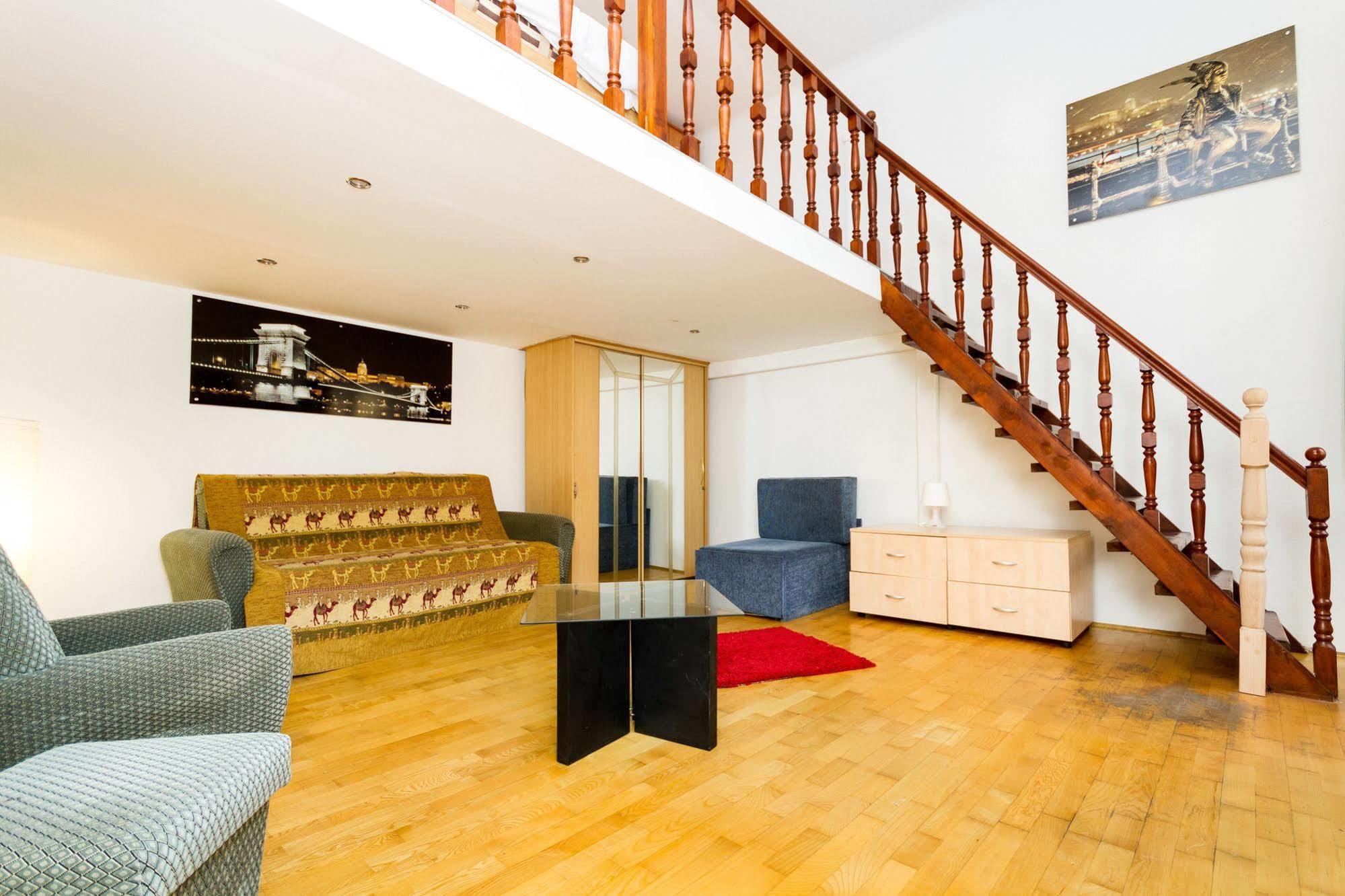 Like Home - Opera Apartments Budapest Esterno foto