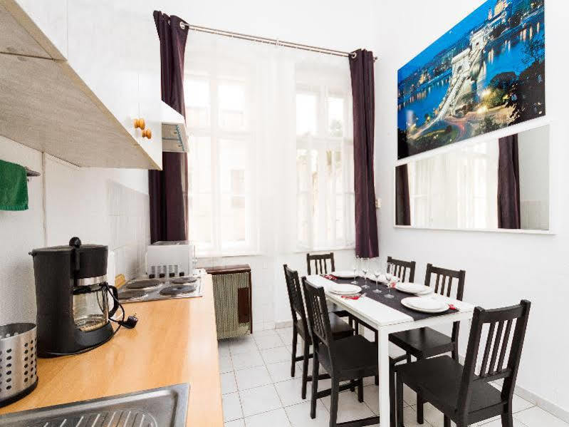 Like Home - Opera Apartments Budapest Esterno foto