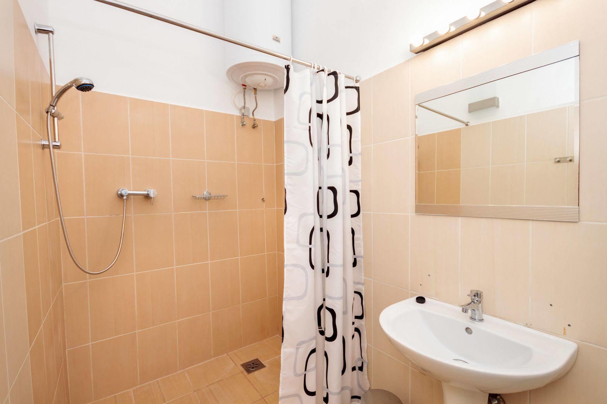 Like Home - Opera Apartments Budapest Esterno foto