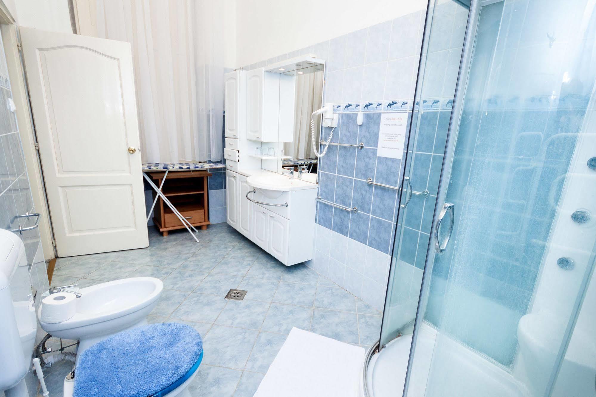 Like Home - Opera Apartments Budapest Esterno foto