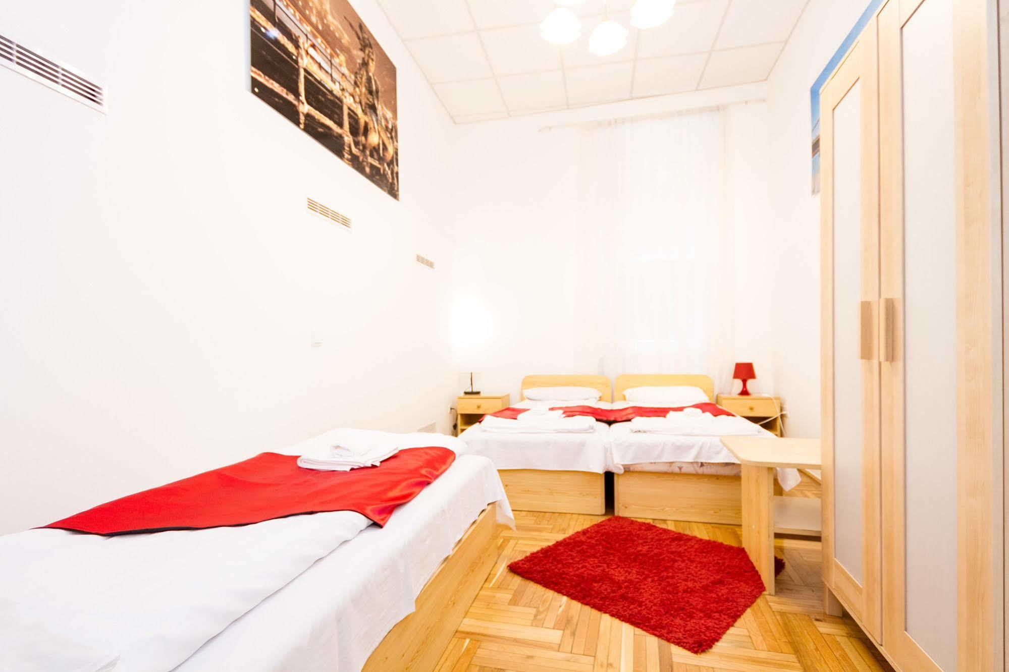 Like Home - Opera Apartments Budapest Esterno foto